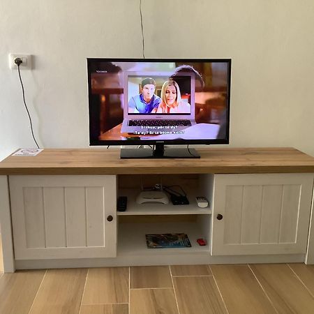 Kk Fafa Apartments Golem  Luaran gambar