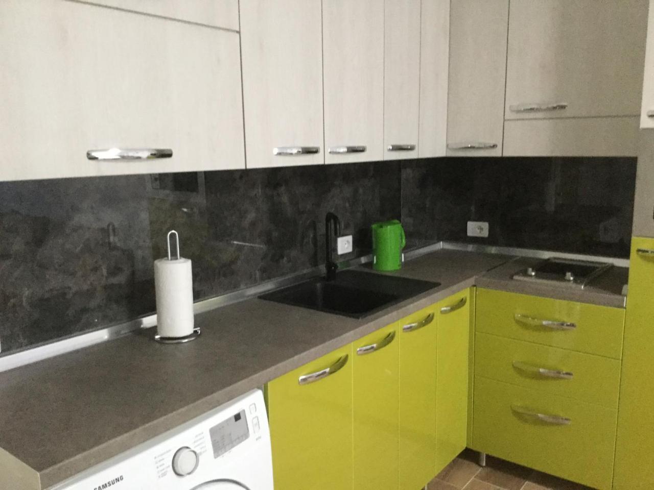 Kk Fafa Apartments Golem  Luaran gambar
