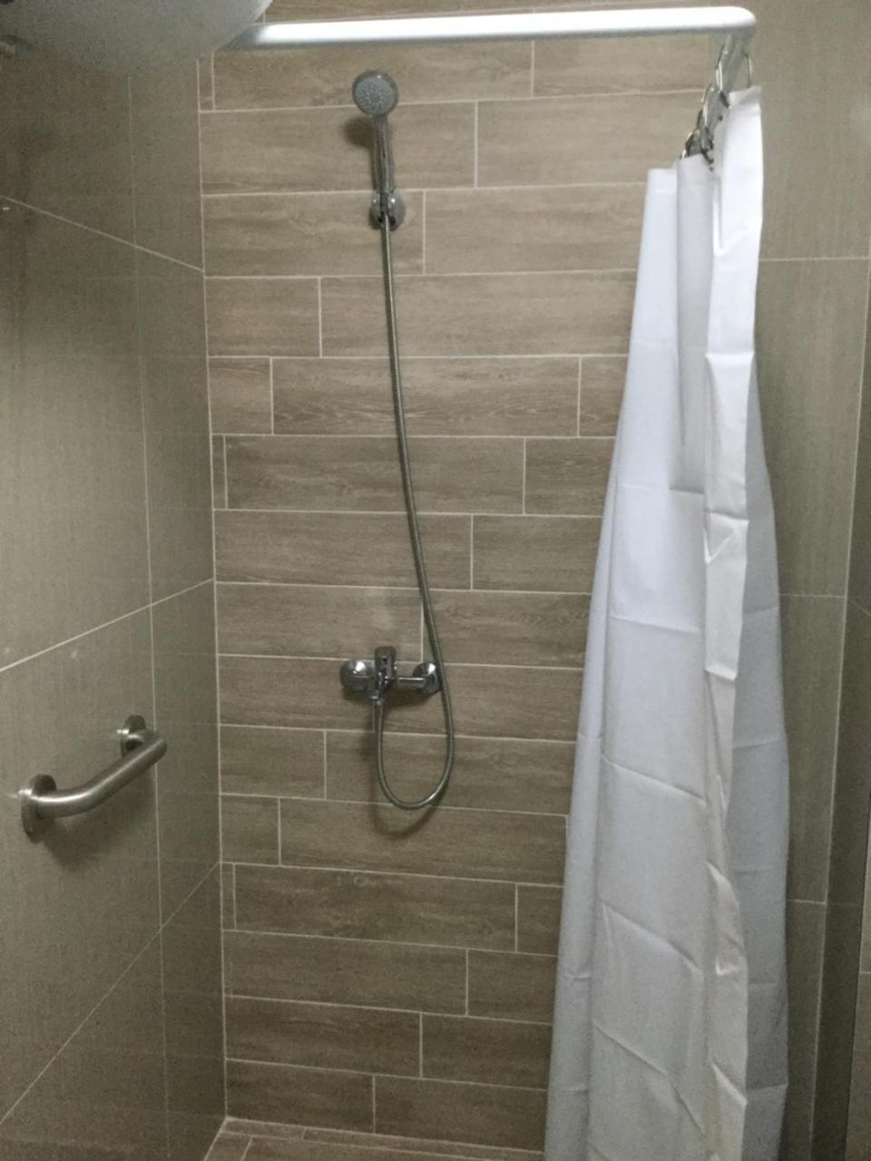 Kk Fafa Apartments Golem  Luaran gambar