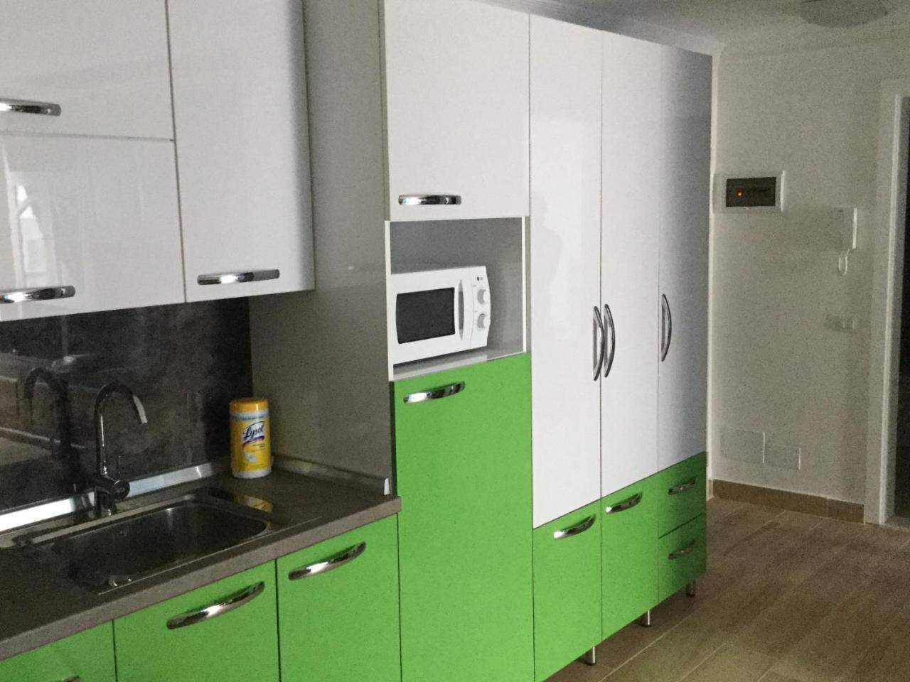 Kk Fafa Apartments Golem  Luaran gambar