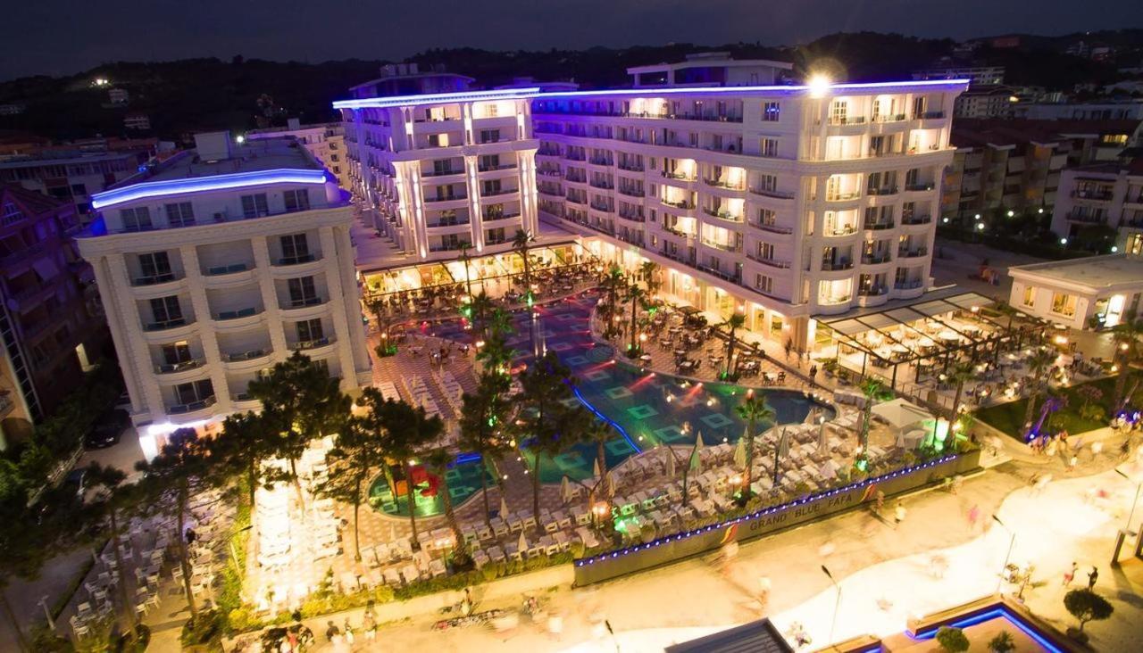 Kk Fafa Apartments Golem  Luaran gambar